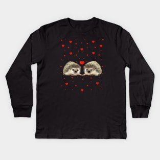 Hedgehog in love, lovers couple cute Kids Long Sleeve T-Shirt